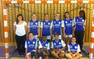 Le sourire des joueuses et de leur coach, après la victoire contre Trévoux
